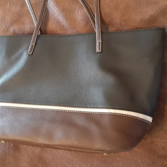 STONE MOUNTAIN Pebbled Faux Leather Tote /Purse Black- Brown Large, 11” x 18” - Picture 7 of 11